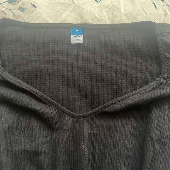 Old Navy top! - Picture 2 of 3